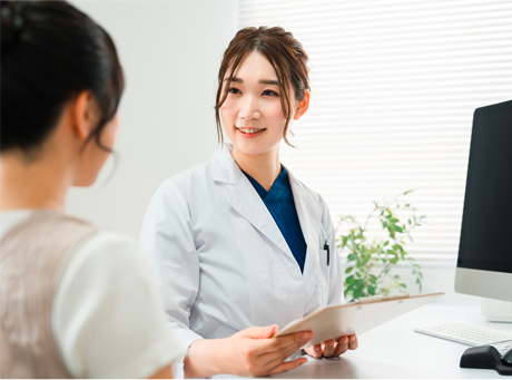 ワイヤー矯正に比べて通院回数が少ない